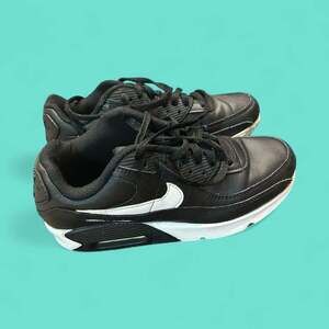 Nike Air Max 90 Leather GS Youth Sz 6Y Black and  White CD6864-010